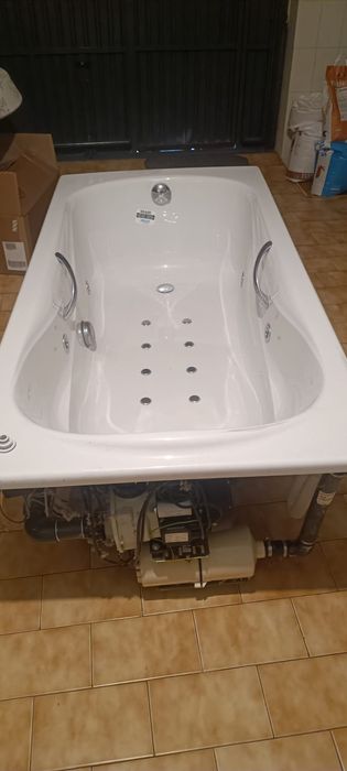 Banheira com Hidromassagem Roca434200154682828801