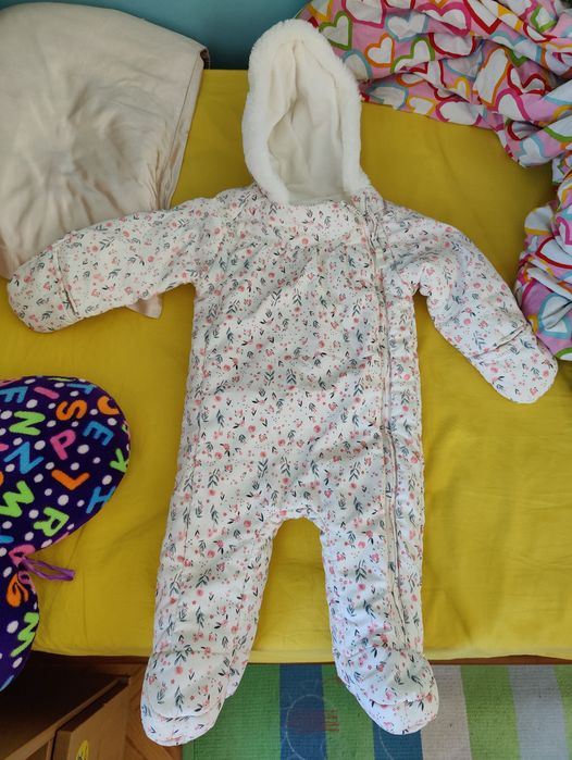 Macacão com pêlo no interior 12-18meses