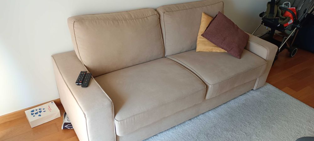 Sofa bege - GATO PRETO