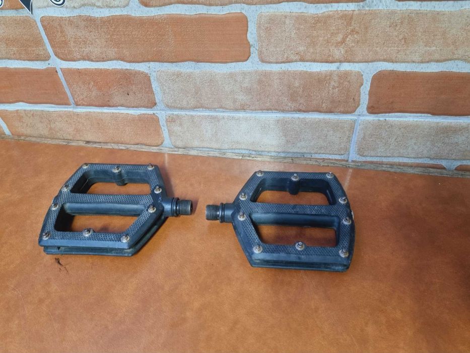 Pedais Plataforma - Bom Estado