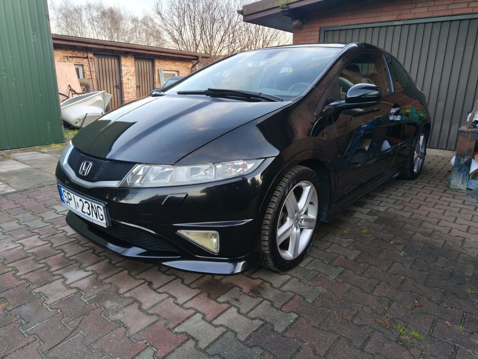 Honda Civic VIII UFO 1.8 EXECUTIVE 2009/2010 rok wersja SPORT