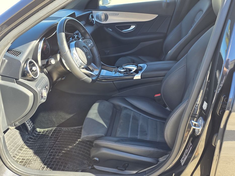 Vendo Mercedes-Benz C300e AMG Line, viatura híbrida plug-in