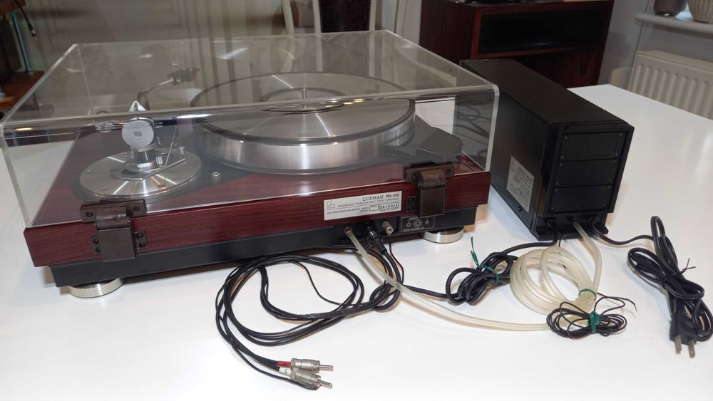 Luxman PD-310 z pompą próżniową, ramię SME 3009 MKII