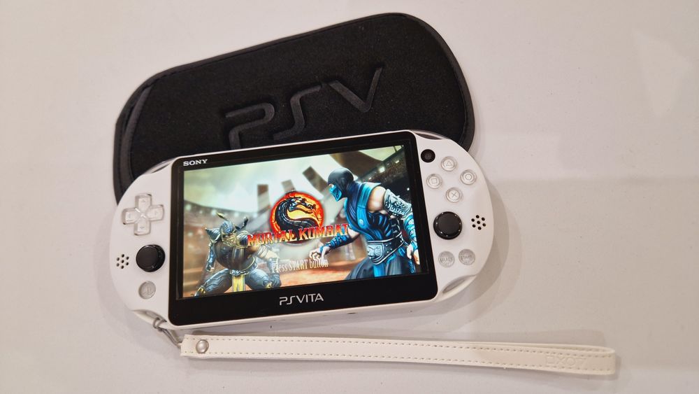 Sony Ps Vita Slim 64гиг с играми 67шт +  чехол!