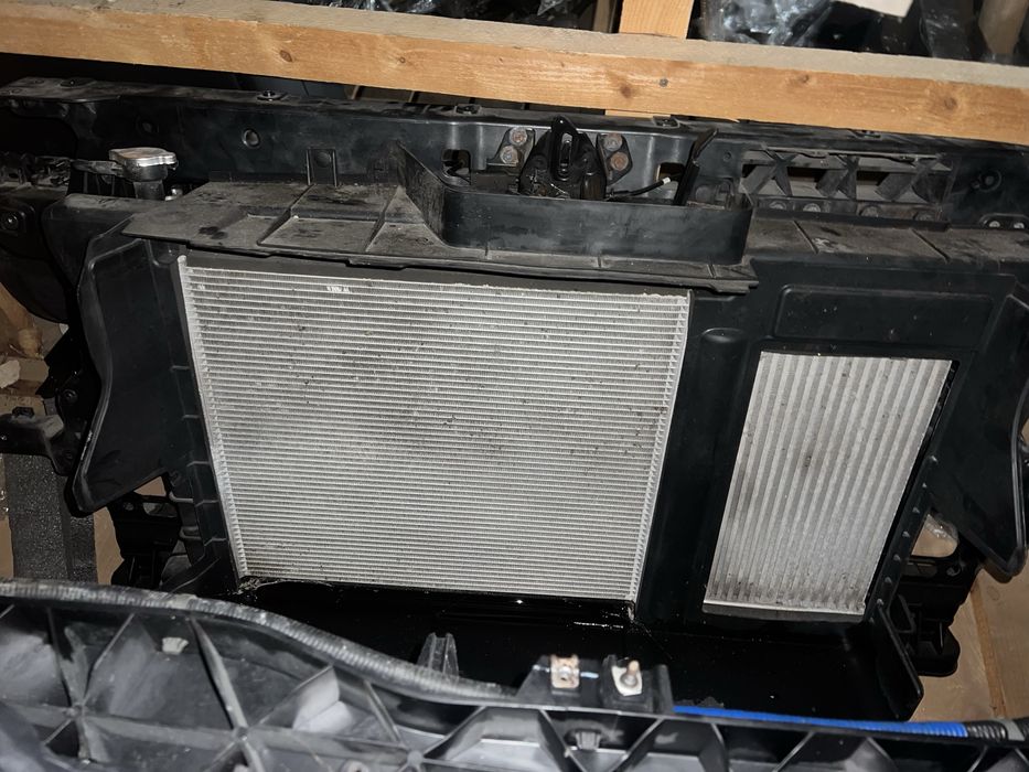 Телевізор ( передня панель)  Hyundai Santa-Fe 2.2 бензин