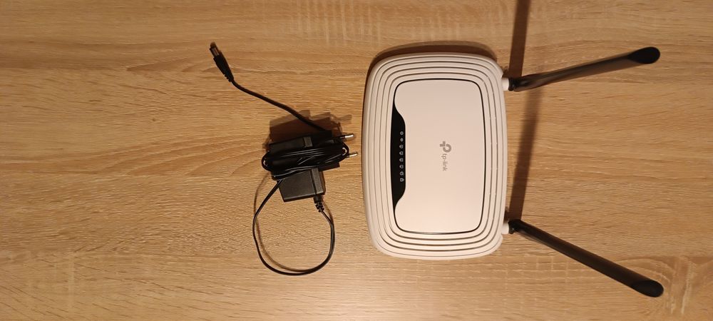 Router TP-Link WR841N
