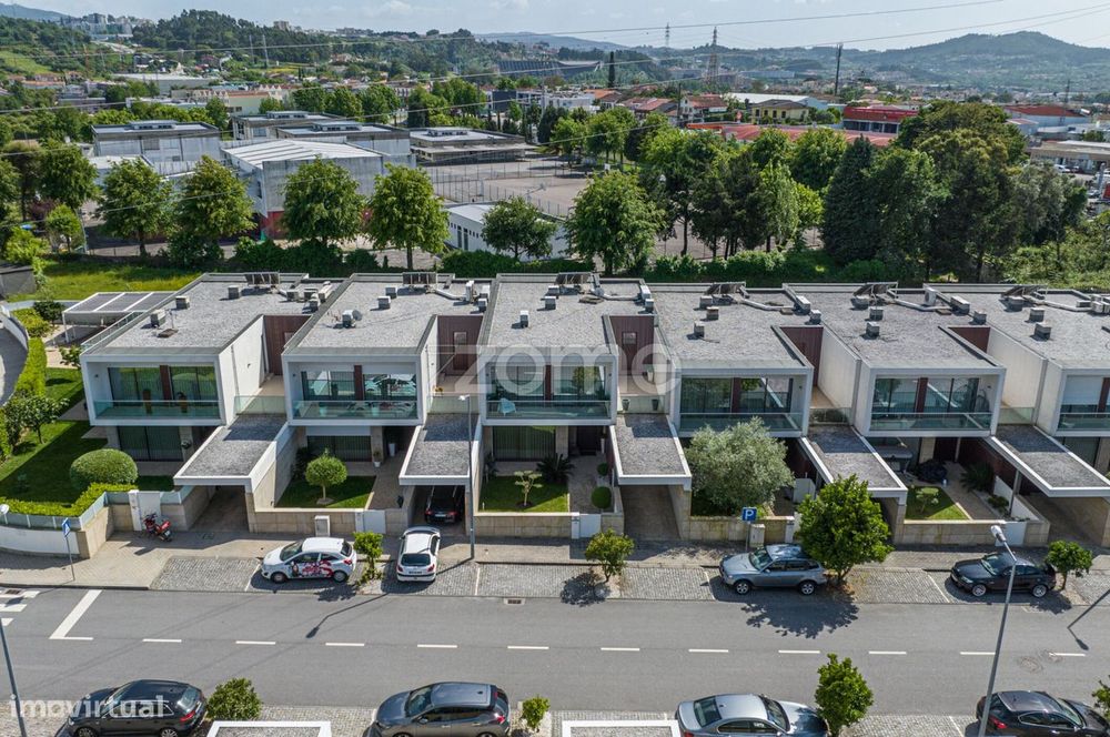 Moradia T5 em Palmeira, Braga