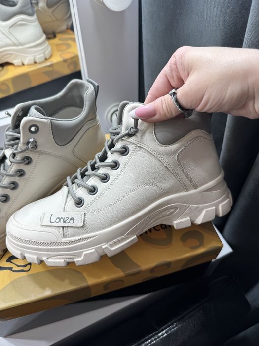 Ботинки жіночі шкіряні