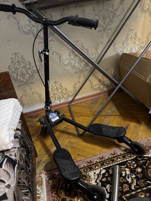 Самокат інерційний дитячий