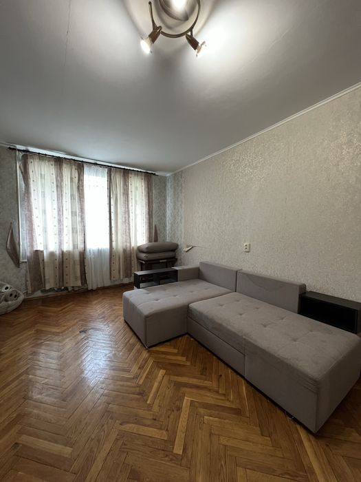 Продаж 4-х кімнатної квартири просп.Героїв України 20в