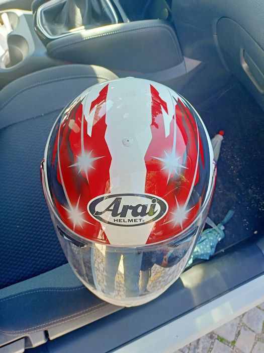 Capacete Arai (NR-3 Quart)