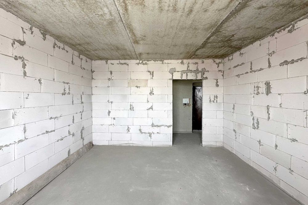 4-кім.,квартира у новобудові, 121 м², на Роксоляни, в зданому будинку.