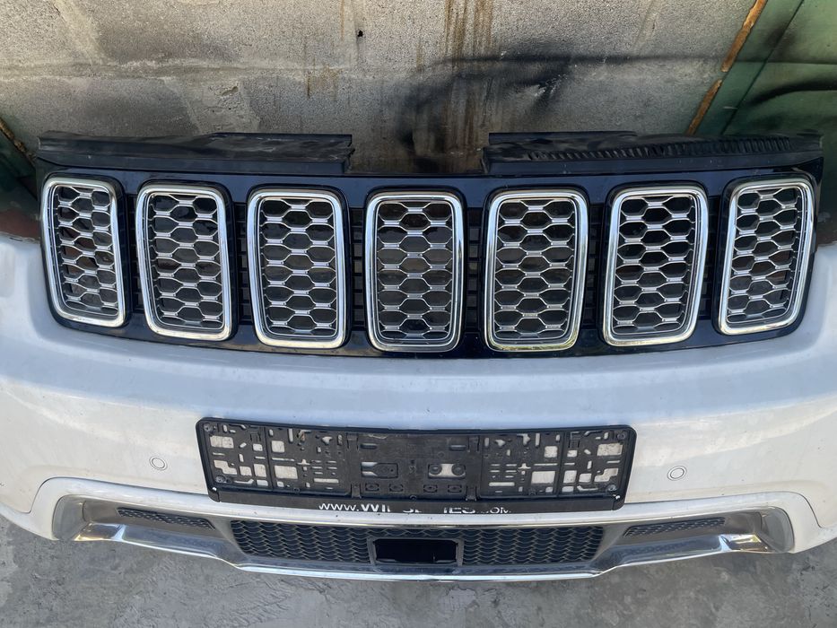 Бампер Jeep Grand Cherokee