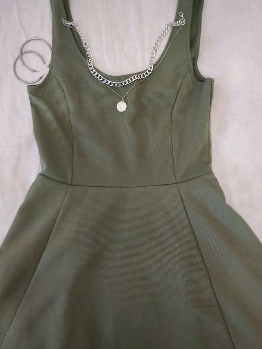 Базове осіннє плаття H&M