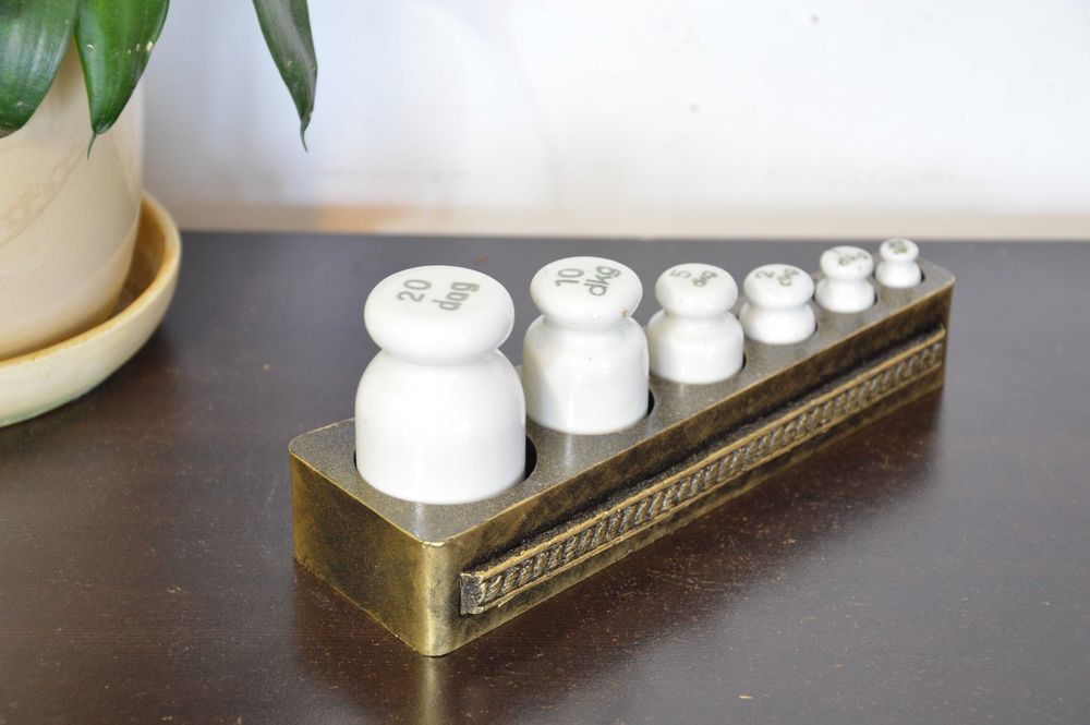 stare ceramiczne ODWAŻNIKI do WAGI szalkowej