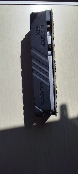 NVIDIA GTX 1650 Gigabyte 4GB – Para Peças / Avariada