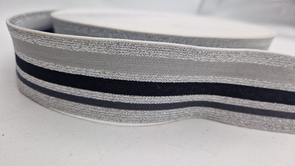 Guma ozdobna srebrna w paski szer.4 cm .