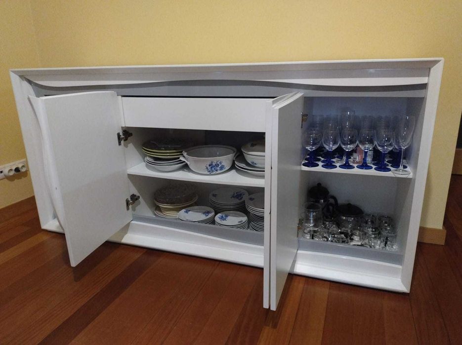 Aparador madeira lacado branco com cinza