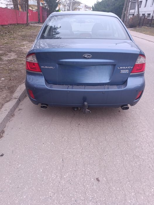 Sprzedam uszkodzone Subaru Legacy