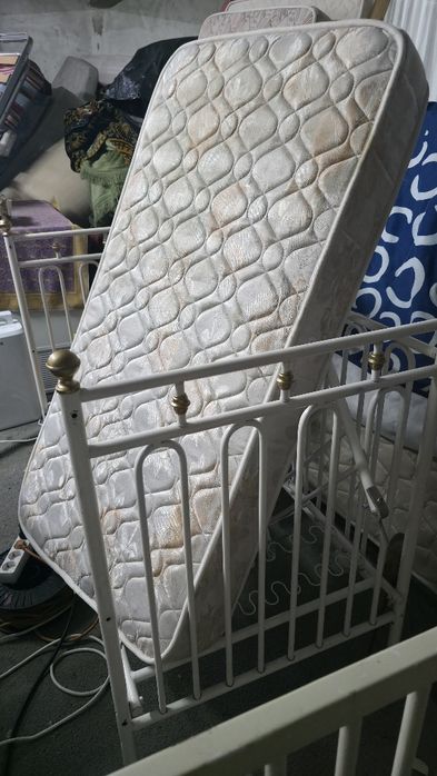 2 camas bebé com colchão