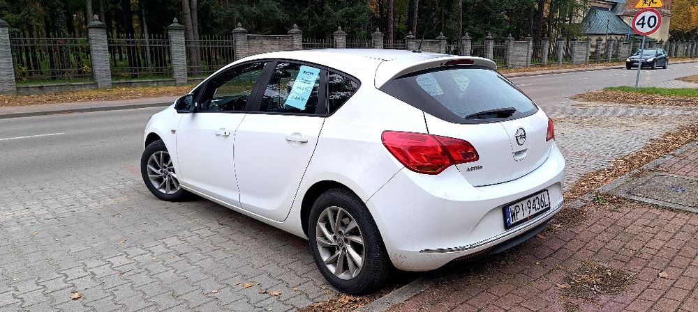 Astra J 2016 Salon PL