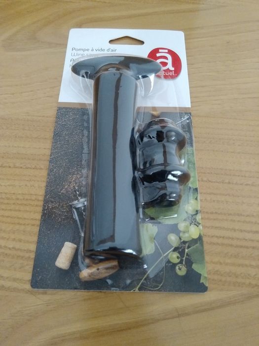 Bomba de vácuo para vinho com 2 rolhas