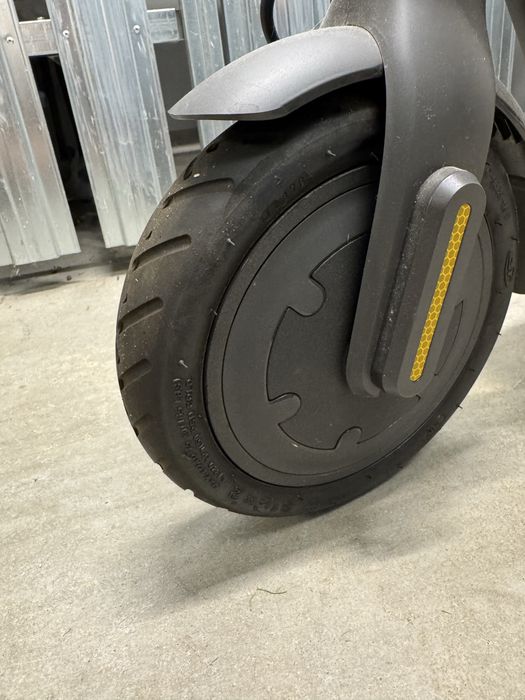 Xiaomi Mi Electric Scooter Essential hulajnoga elektryczna