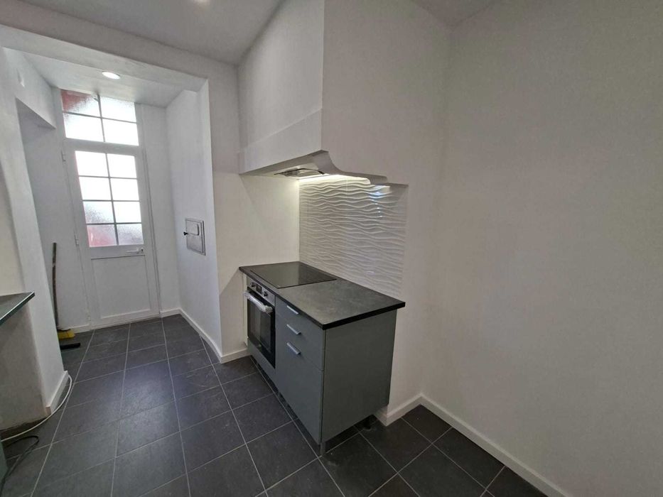 Aluga-se Apartamento T2 no Centro de Lisboa Junto à Praça Marquês de Pombal