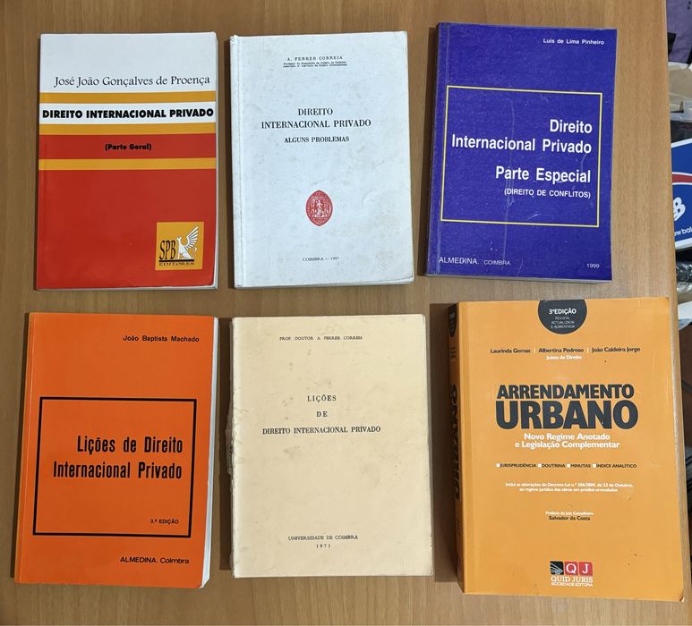 Livros de Direito variados