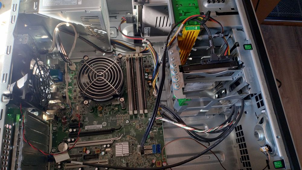 Komputer stacjonarny HP compaq 8200 elitte