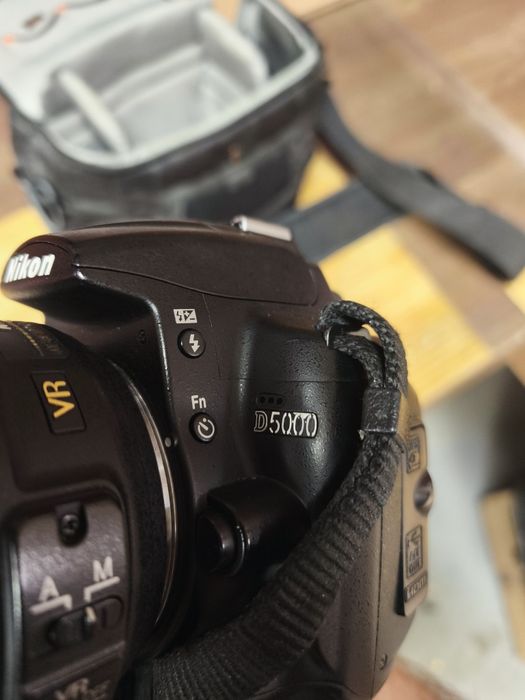 Фотоапарат Nikon D5000