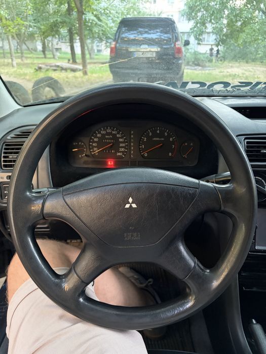 Mitsubishi galant 8