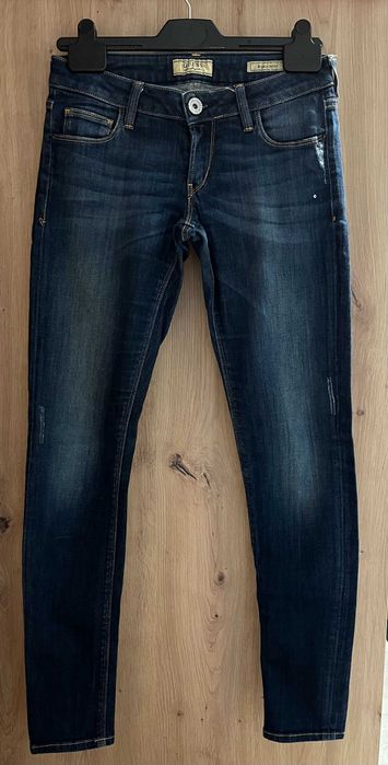 Jeansy damskie Guess