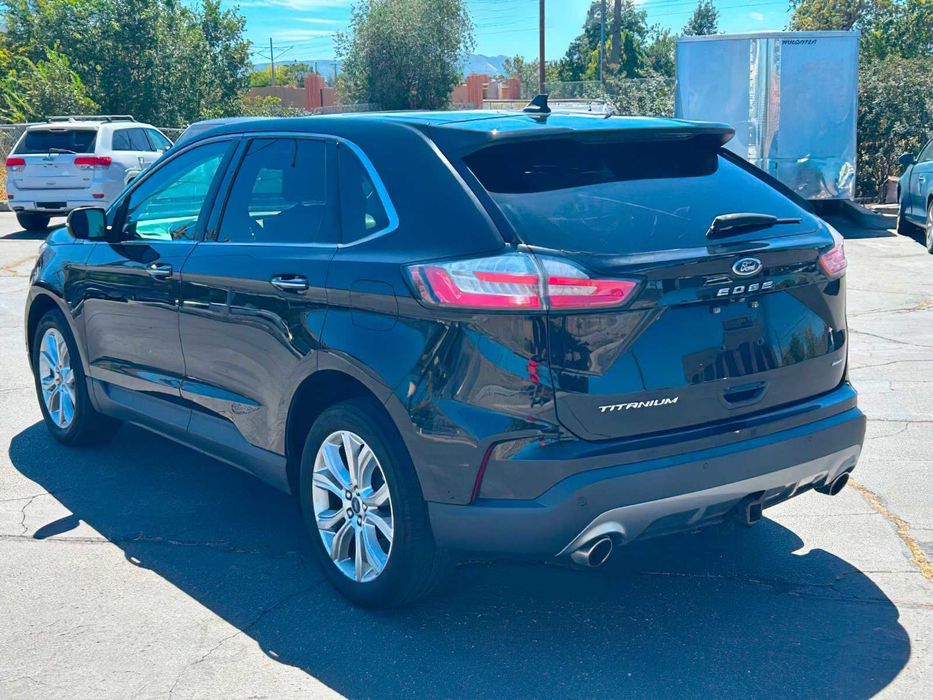 Ford Edge Titanium      2021