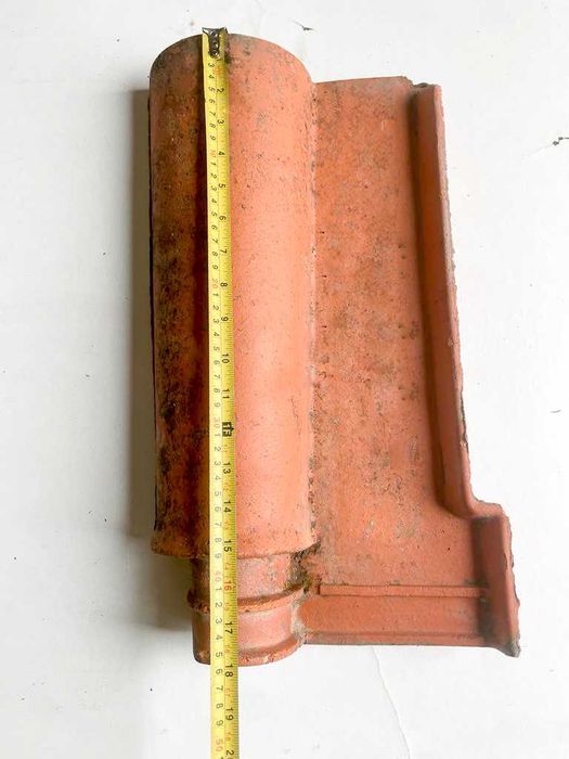 Título: Telha Cerâmica Lusa Usada – Bom estado