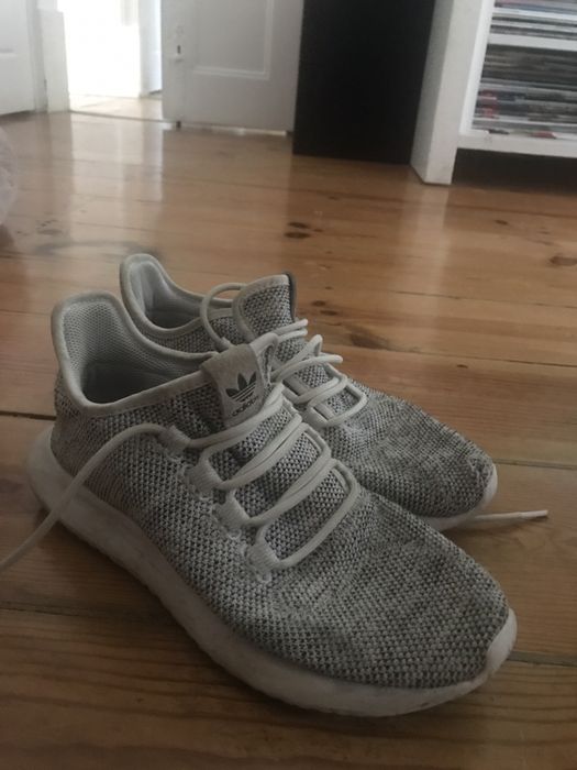 Ténis da marca Adidas