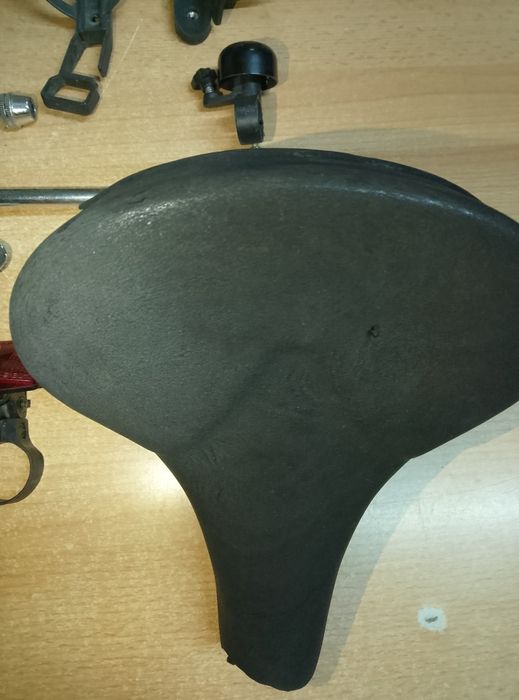 Akcesoria rowerowe pompka nożka siodełko lampki dynamo mostek do kierownicy