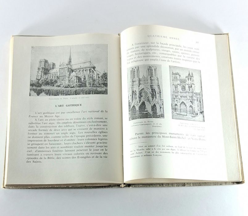 Livro "Lectures Françaises"