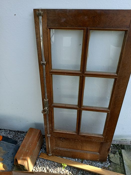 Janelas de madeira maciça