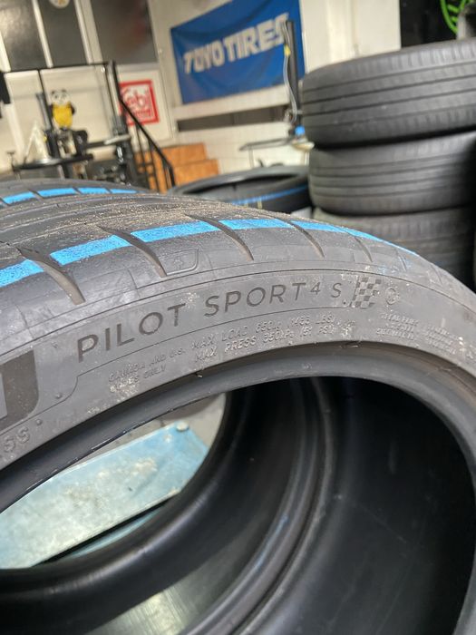 Pneus 245 / 35 R 19 Michelin Pilot Sport 4S