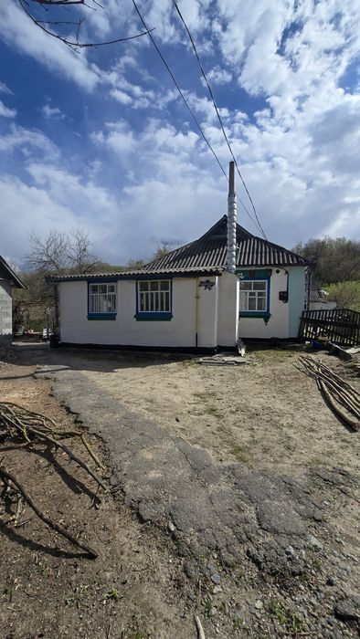 Продаж будинку с Потоки
