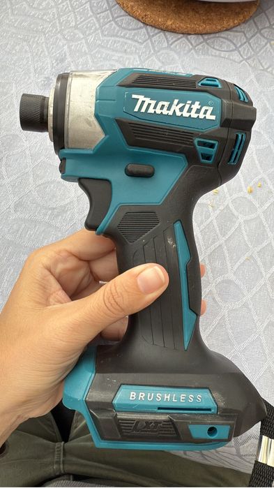 Nova Aparafuzadora Makita DTD173Z