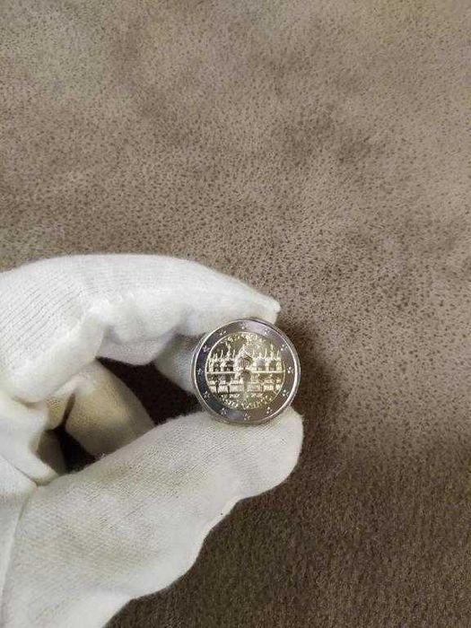 лот Италия 2 евро 2017г собор Венеция и 500 лир 1986 Парламент футляр