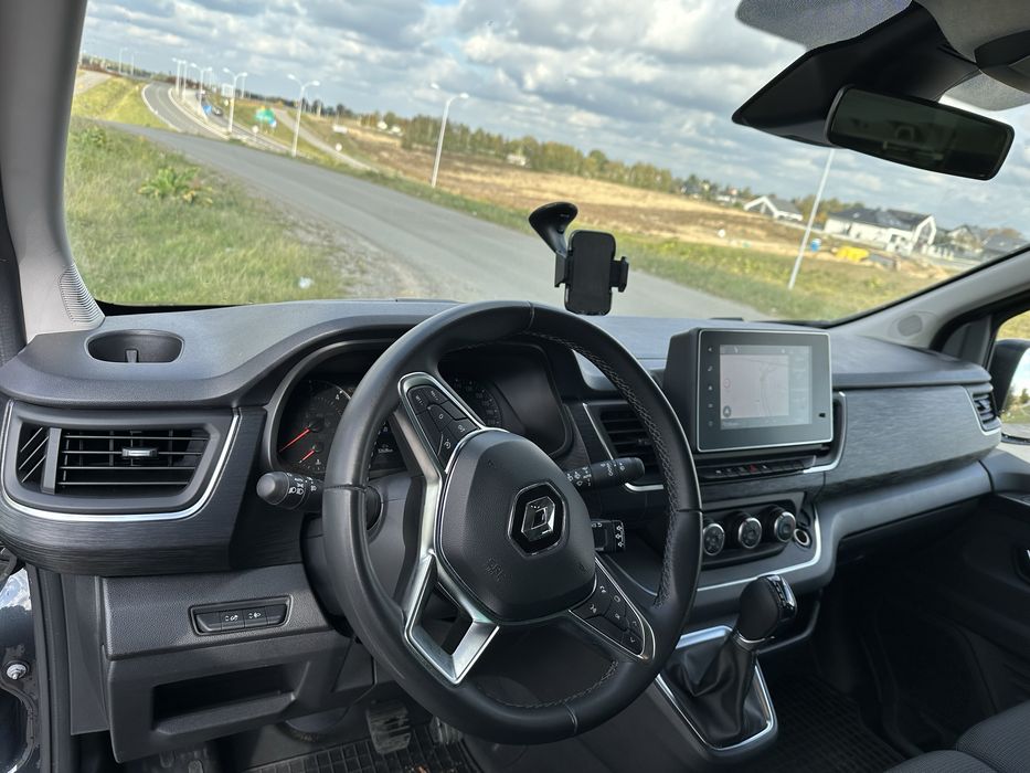 Przewóz osób, tranfer lotniskowy, imprezy, bus 9 os. z kierowcą.