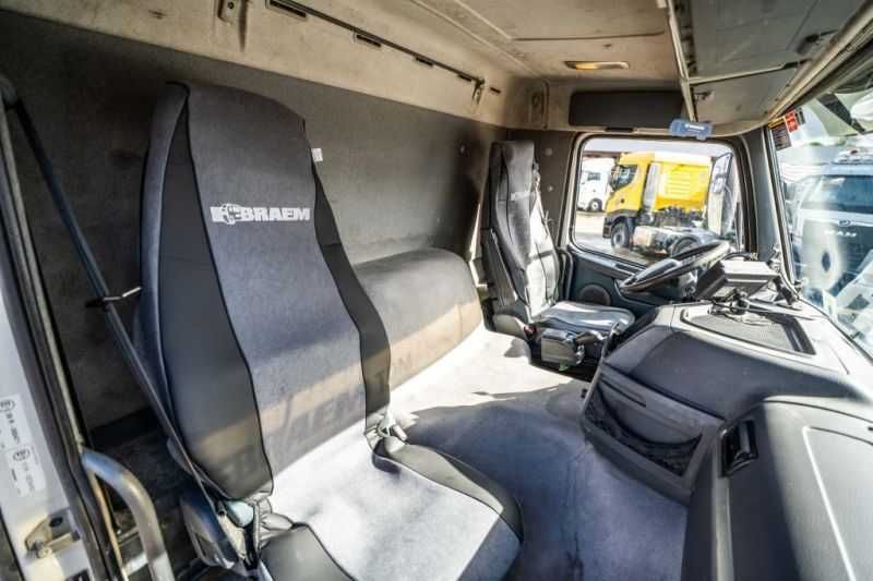 Грузовий автомобіль VOLVO FMX 410 BB+LIEBHERR 9m3