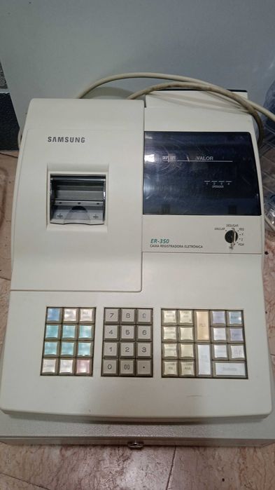 Maquinas registadoras a funcionar