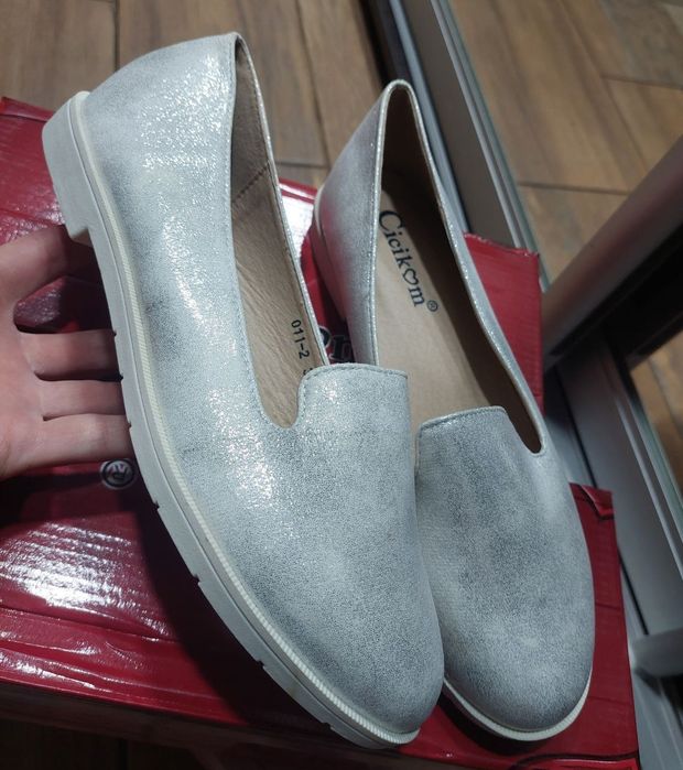 блискучі лофери чешки 36,37