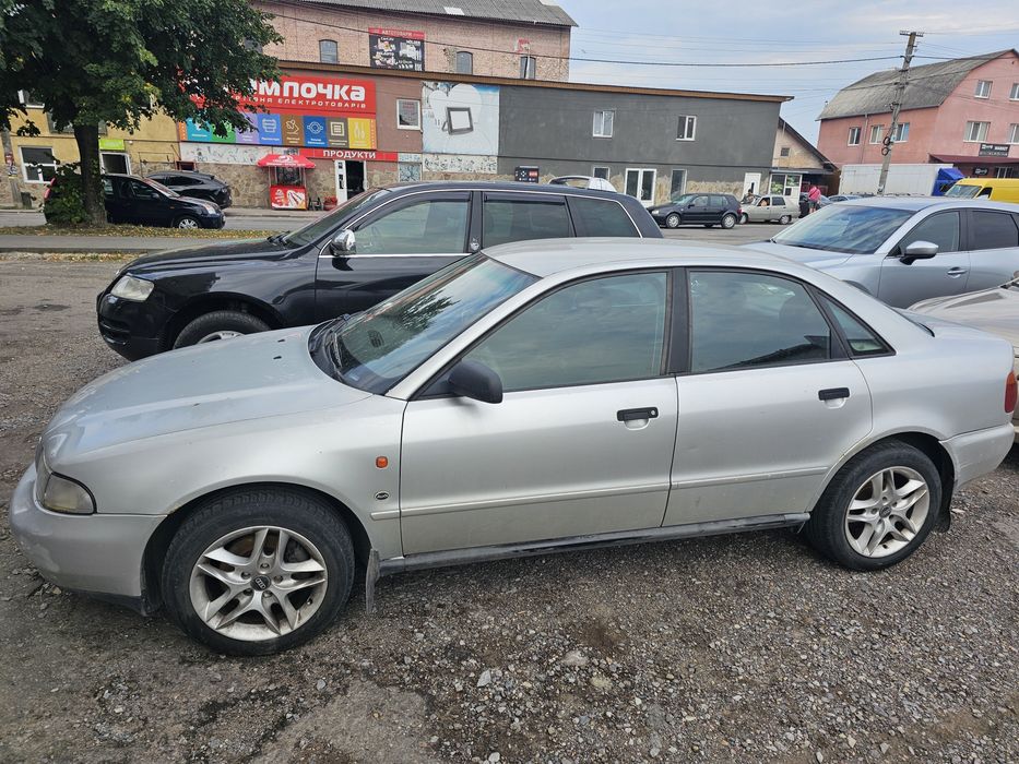 автомобіль audi a4b5
