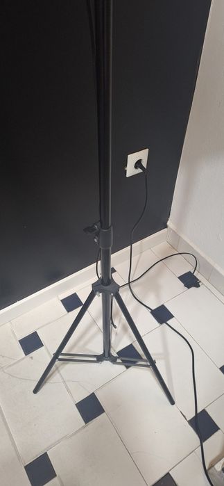 Tripé  com sistema de luz