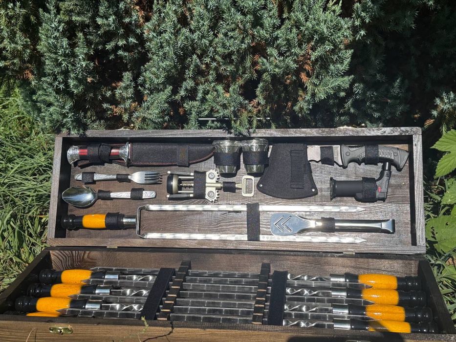 Шампура для шашлику в дерев'яному кейсі на подарунок чоловікові
